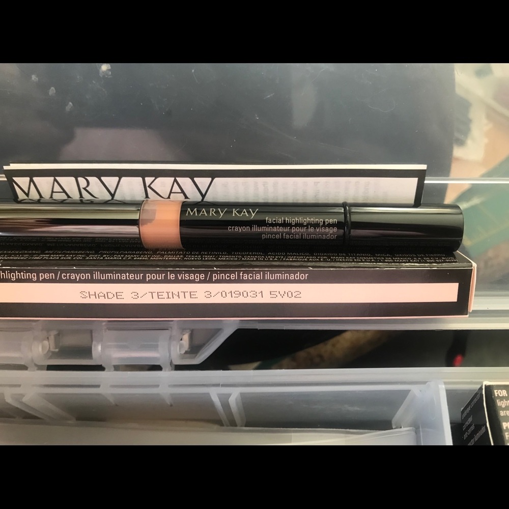 Mary Kay highlighting pen